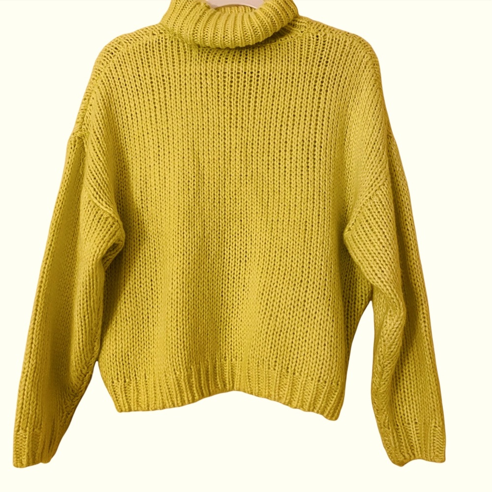 Green neon sweater